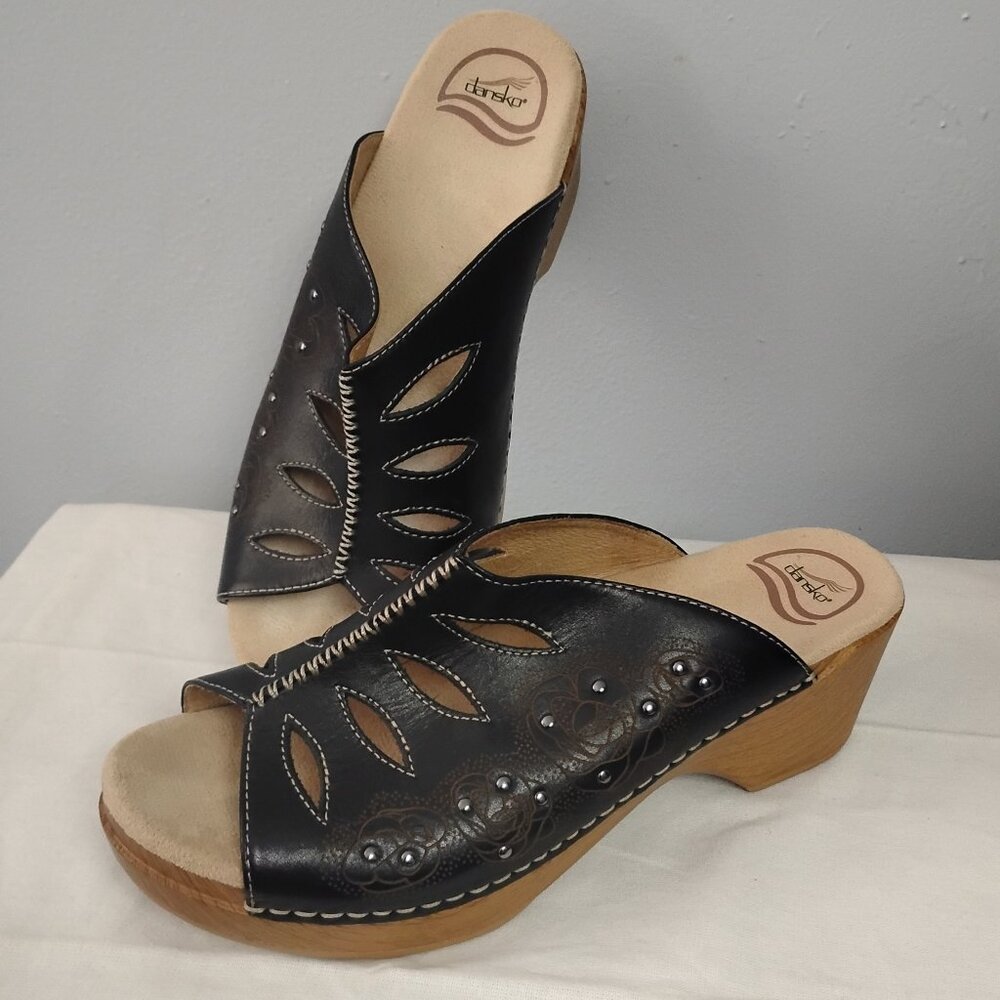❤️DANSKO SHERI Clogs Brown Leather Stud Cutout Floral Sandals Shoes 40 US 9.5/10